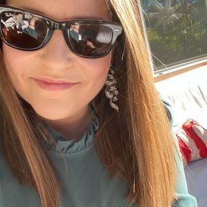 Meet your Posher, Annette